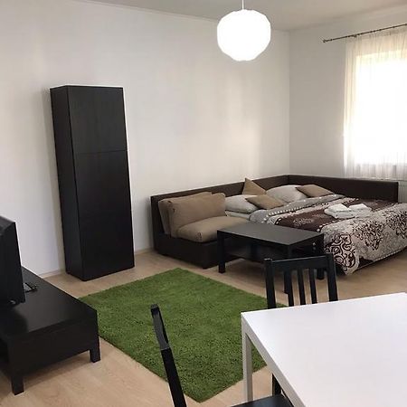 Gil Apartments, Квартира Студия В Самом Центре Пл Петефи Uzhhorod Exterior foto
