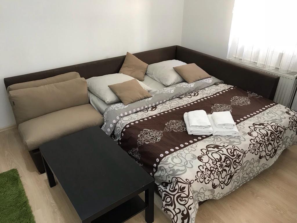 Gil Apartments, Квартира Студия В Самом Центре Пл Петефи Uzhhorod Exterior foto