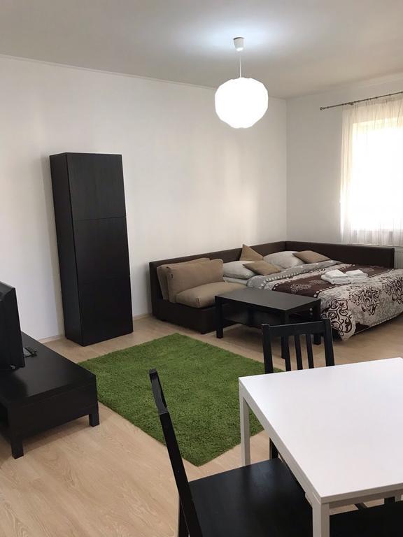 Gil Apartments, Квартира Студия В Самом Центре Пл Петефи Uzhhorod Exterior foto